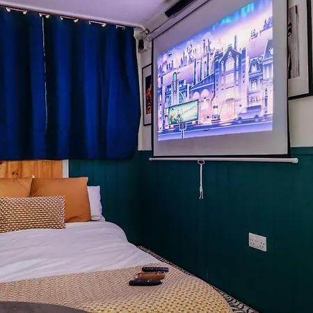 Heron's Perch- A Pond-side Retreat With Cinema