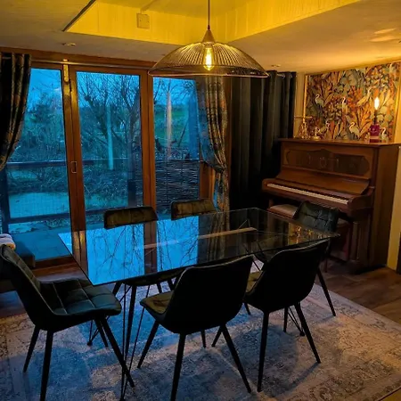 Heron's Perch- A Pond-side Retreat With Cinema